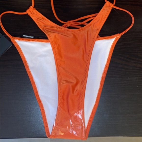 Pretty Little Thing bathing suit - Picture 5 of 6